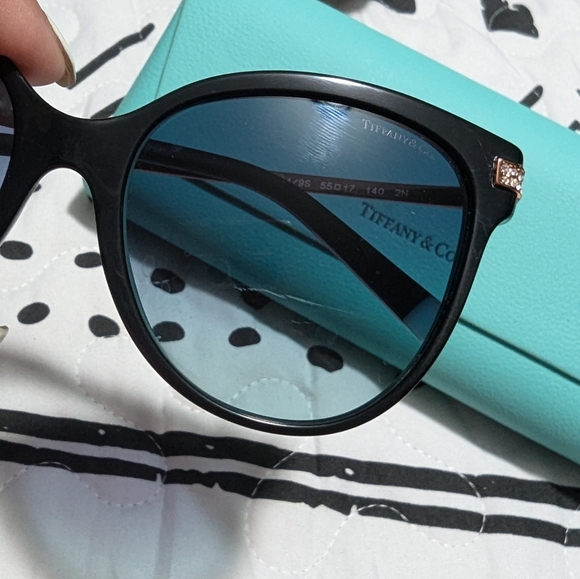 Tiffany & Co. SUNGLASSES - Picture 4 of 6